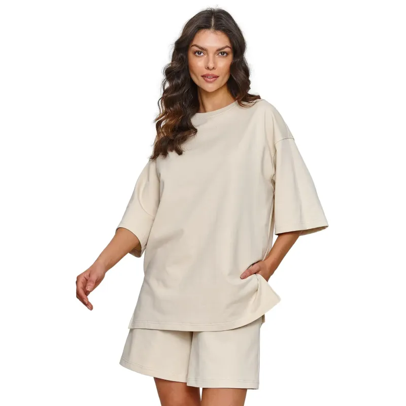 Women’s t-shirt and shorts set Makadamia