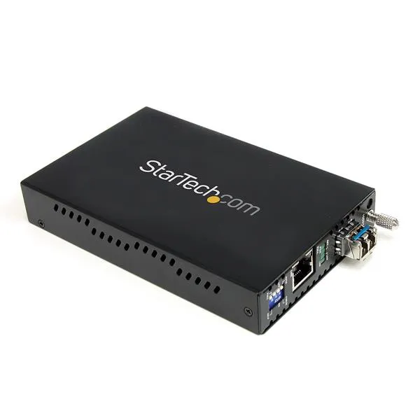 StarTech.com 1000 Mbps Gigabit Single Mode Fiber Media Converter LC 40
